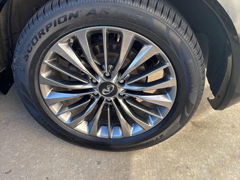 Certified 2018 INFINITI QX80 4WD w/ Deluxe Technology Package image 18