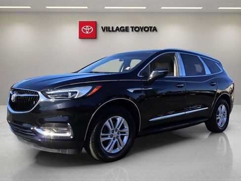 Used 2020 Buick Enclave Essence image 1