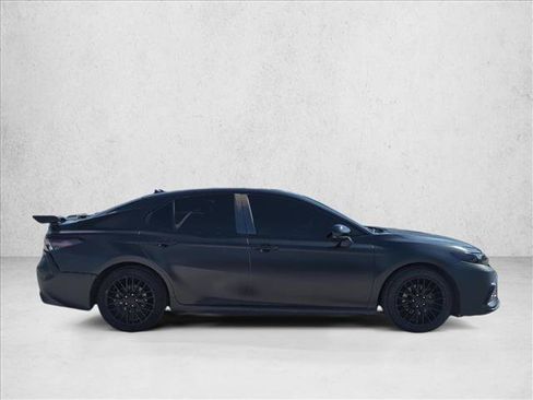 Used 2022 Toyota Camry SE w/ Convenience Package FWD image 4