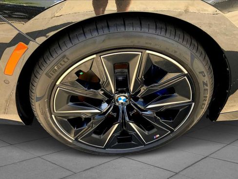 New 2025 BMW i7 xDrive60 image 12