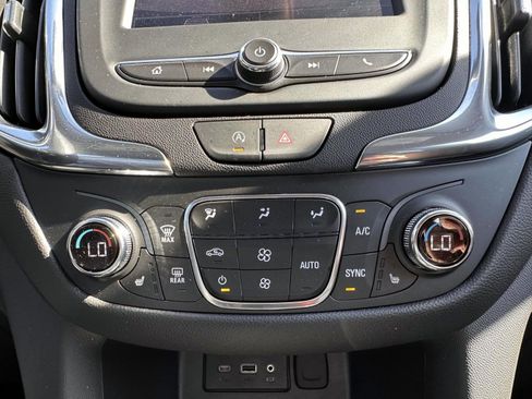 Used 2024 Chevrolet Equinox LT FWD image 23