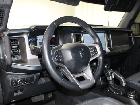 Used 2022 Ford Bronco Outer Banks image 18