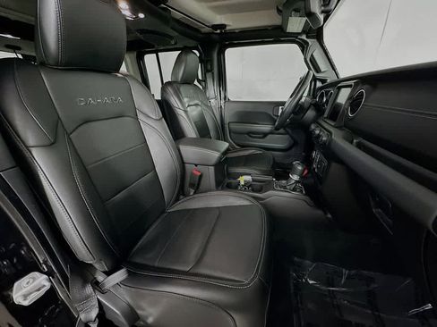 Used 2022 Jeep Wrangler Unlimited Sahara w/ Cold Weather Group AWD/4WD image 15