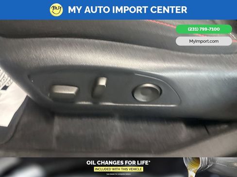 Used 2024 Chevrolet Traverse Z71 AWD/4WD image 13