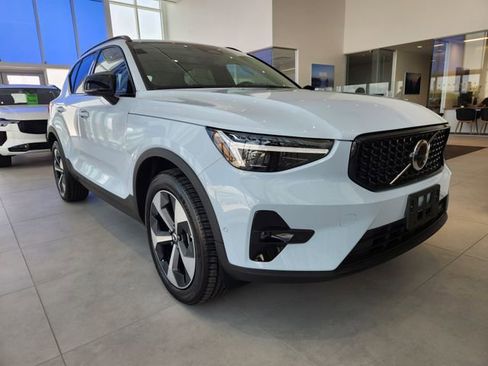 New 2026 Volvo XC40 B5 Plus w/ Protection Package Premier image 7