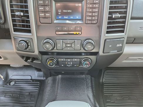 Used 2019 Ford F250 XL w/ Power Equipment Group image 38