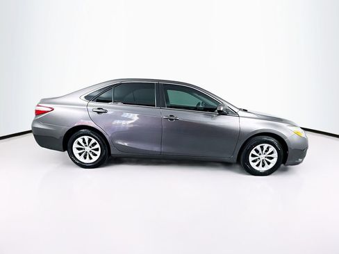 Used 2015 Toyota Camry LE image 11