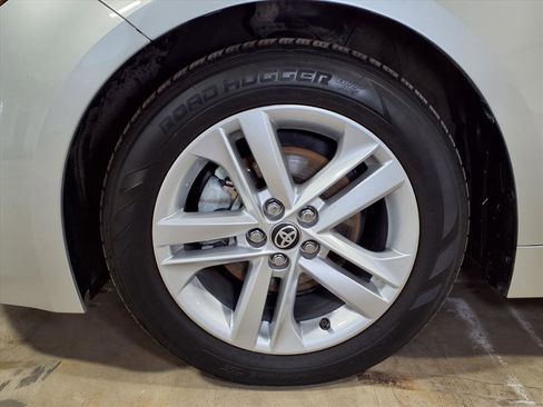 Used 2019 Toyota Corolla SE w/ Carpet Mat Package image 21