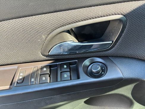 Used 2016 Chevrolet Cruze LT image 27