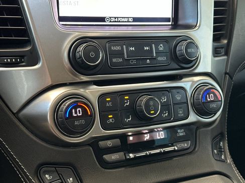 Used 2020 Chevrolet Suburban Premier image 27