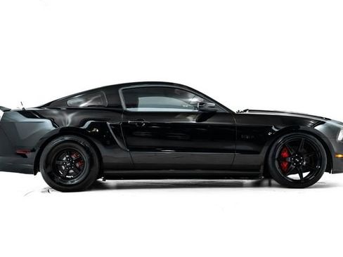 Used 2013 Ford Mustang GT Premium w/ Security Pkg RWD image 5