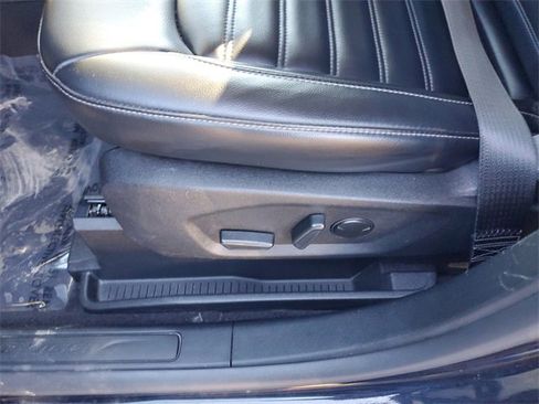 Used 2023 Ford Edge SEL image 13