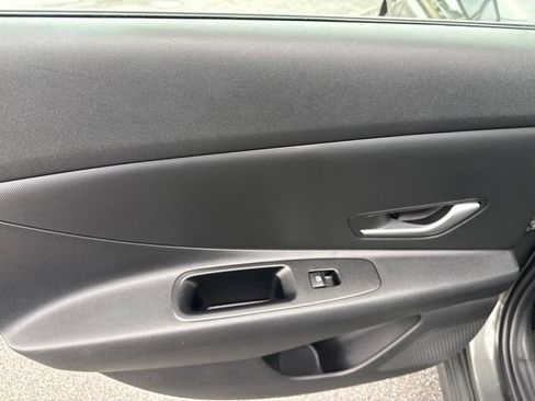 Used 2024 Hyundai Elantra SEL FWD image 20