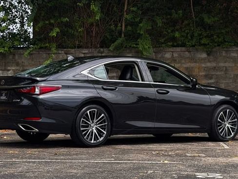 Certified 2024 Lexus ES 350 w/ Premium Package FWD image 4