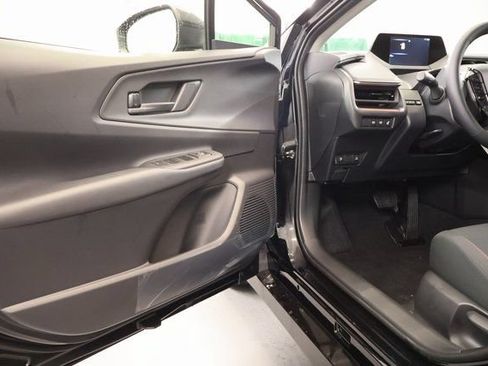 New 2026 Toyota Prius Plug-In Hybrid FWD image 8