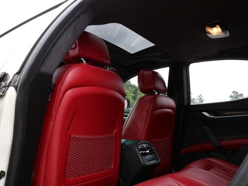 Used 2015 Maserati Ghibli S Q4 AWD/4WD image 38
