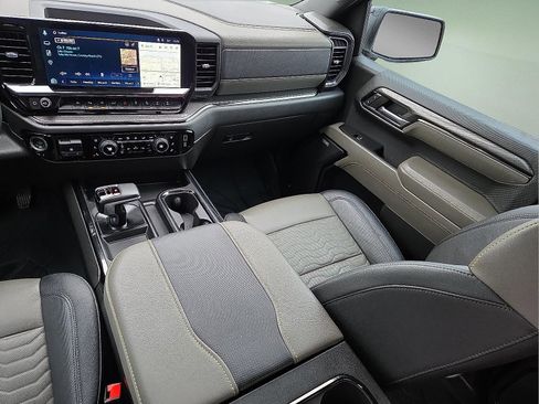 Used 2023 Chevrolet Silverado 1500 ZR2 image 9