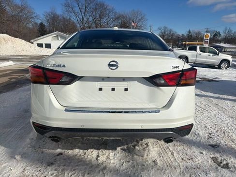 Used 2022 Nissan Altima 2.5 SR FWD image 4