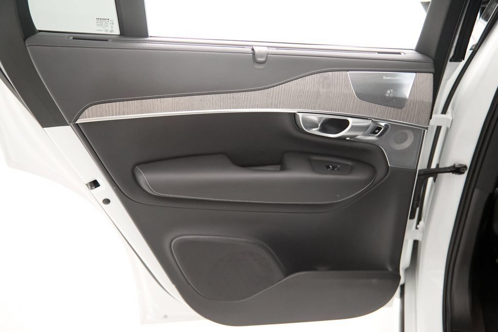 Certified 2024 Volvo XC90 B6 Ultimate AWD/4WD image 19
