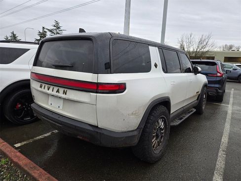 Used 2024 Rivian R1S Adventure image 3