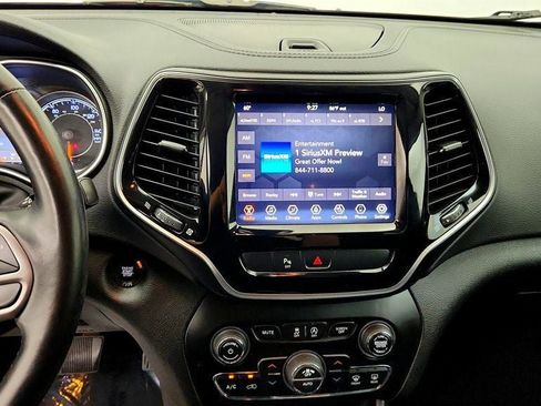 Used 2019 Jeep Cherokee Limited AWD/4WD image 17