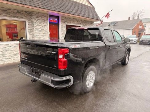 Used 2022 Chevrolet Silverado 1500 LT AWD/4WD image 5