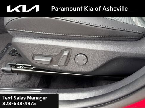 New 2025 Kia Niro EX image 18