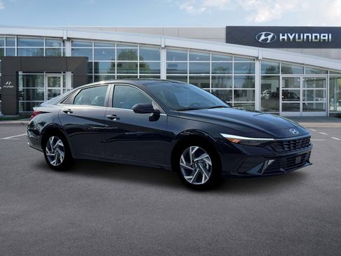 New 2026 Hyundai Elantra Limited image 10