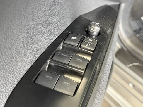 Used 2026 Toyota Camry SE FWD image 15