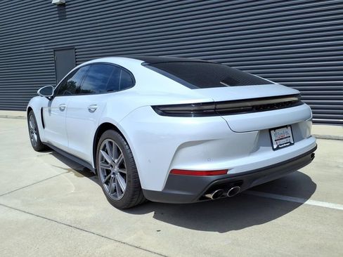 Used 2024 Porsche Panamera RWD image 3