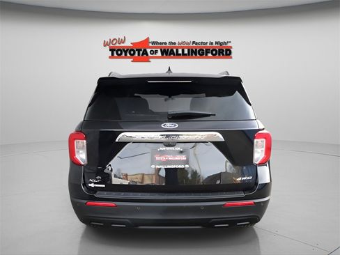 Used 2024 Ford Explorer XLT image 11