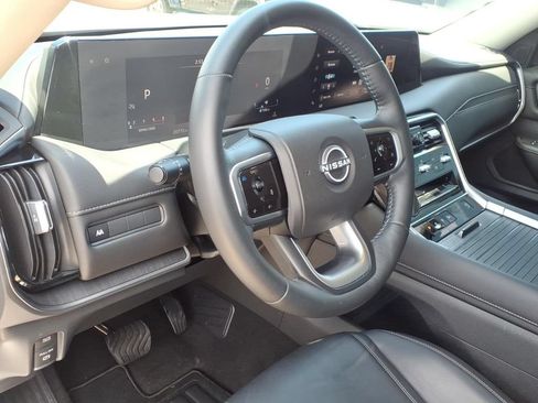 Used 2025 Nissan Armada SV RWD image 24