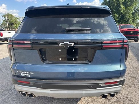New 2025 Chevrolet Traverse LT w/ Driver Confidence Package image 8