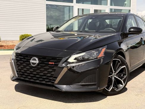 Used 2024 Nissan Altima 2.5 SR FWD image 4