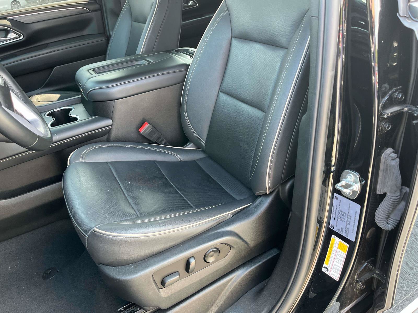 Used 2023 GMC Yukon SLT AWD/4WD image 30