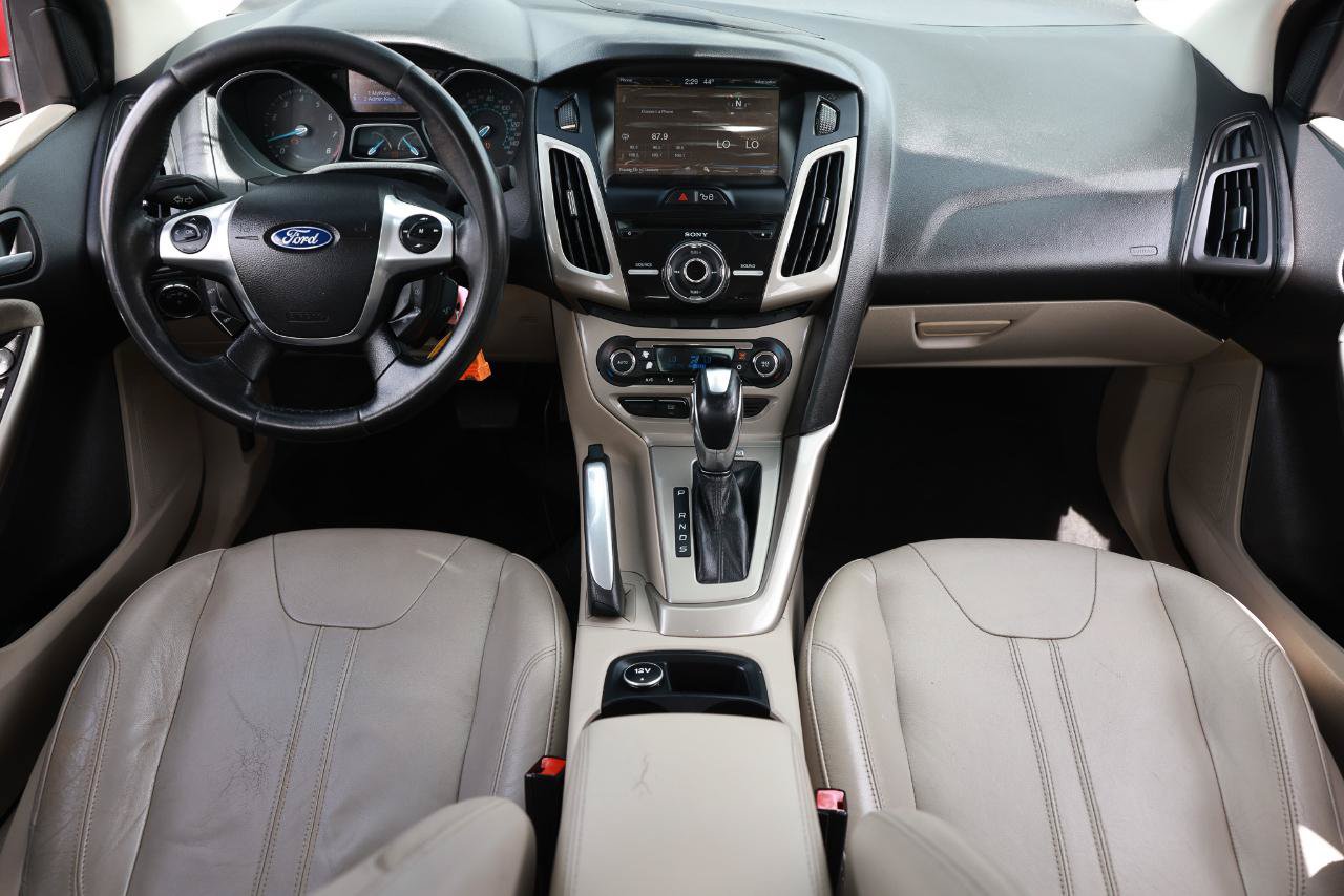 Used 2012 Ford Focus SEL FWD image 2
