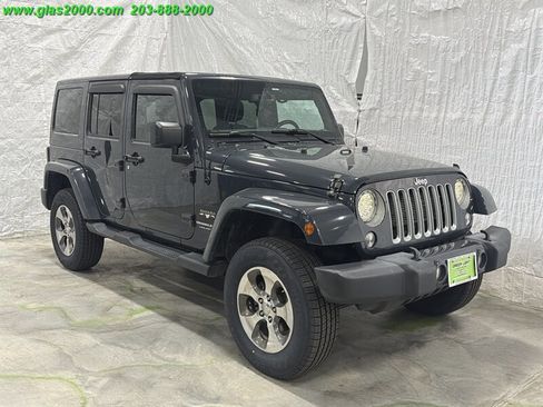 Used 2018 Jeep Wrangler Unlimited Sahara AWD/4WD image 2