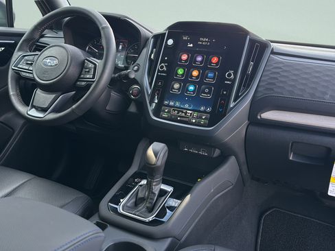 Used 2025 Subaru Forester Limited image 30