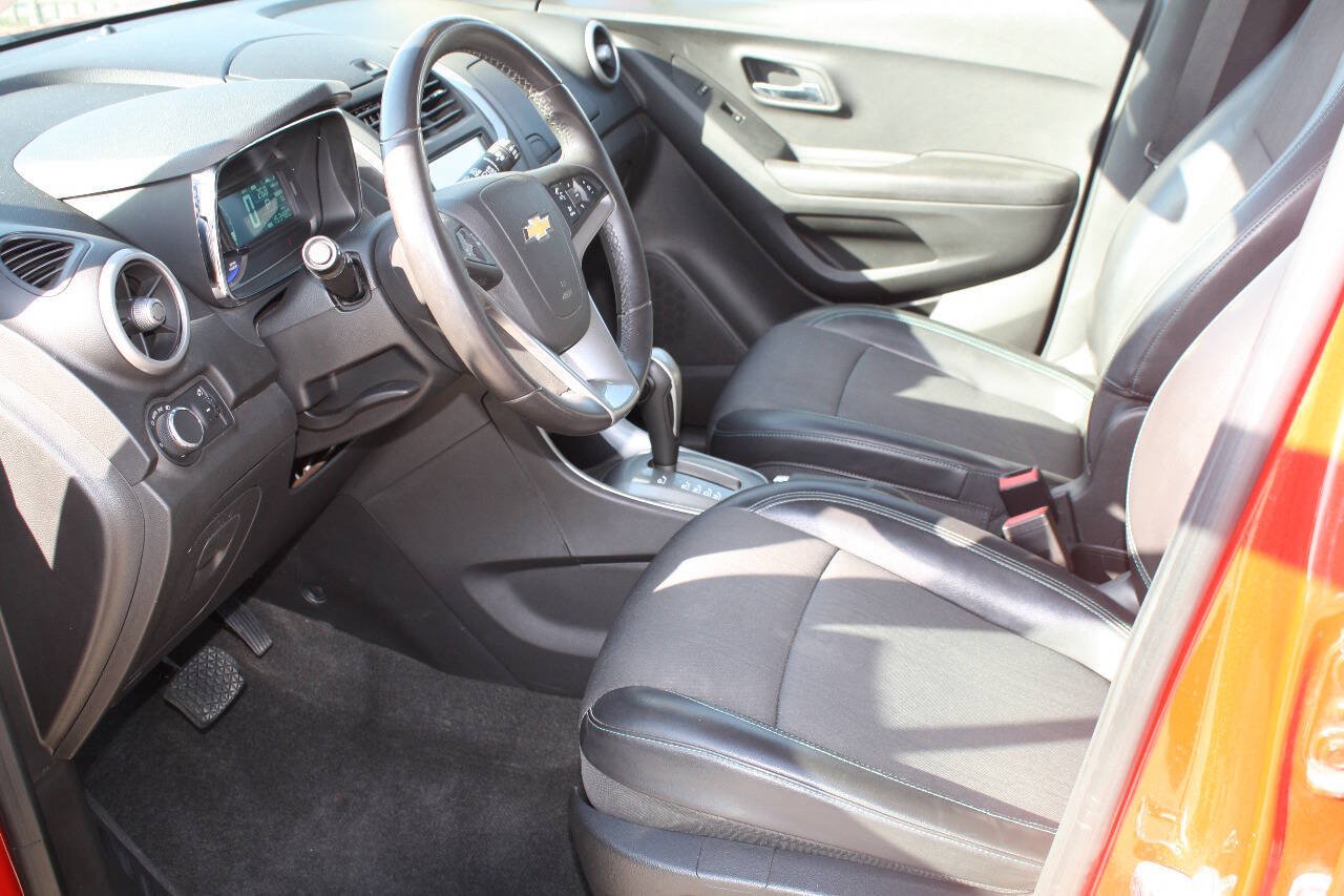 Used 2016 Chevrolet Trax LT w/ LT Convenience Package AWD/4WD image 6