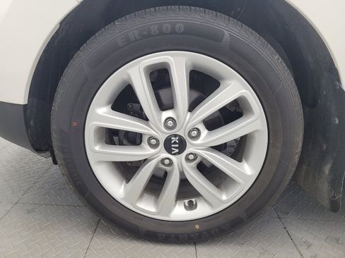 Used 2019 Kia Soul + FWD image 31