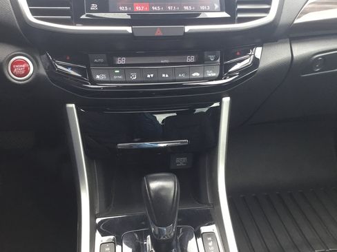 Used 2016 Honda Accord Touring image 20