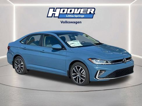 Used 2025 Volkswagen Jetta SE FWD image 1