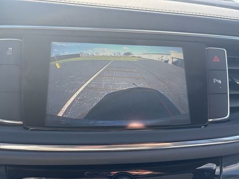 Used 2019 Buick Enclave Essence image 64