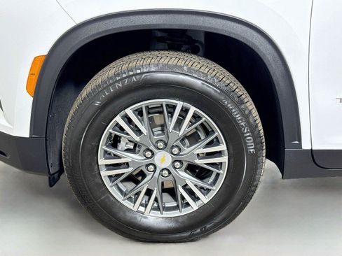 Certified 2026 Chevrolet Traverse LT w/ Driver Confidence Package FWD image 31