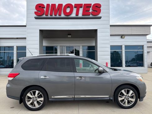 Used 2016 Nissan Pathfinder 4WD image 1