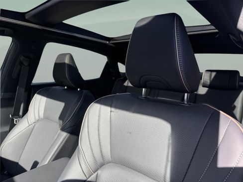 Used 2026 Toyota Crown Platinum image 13