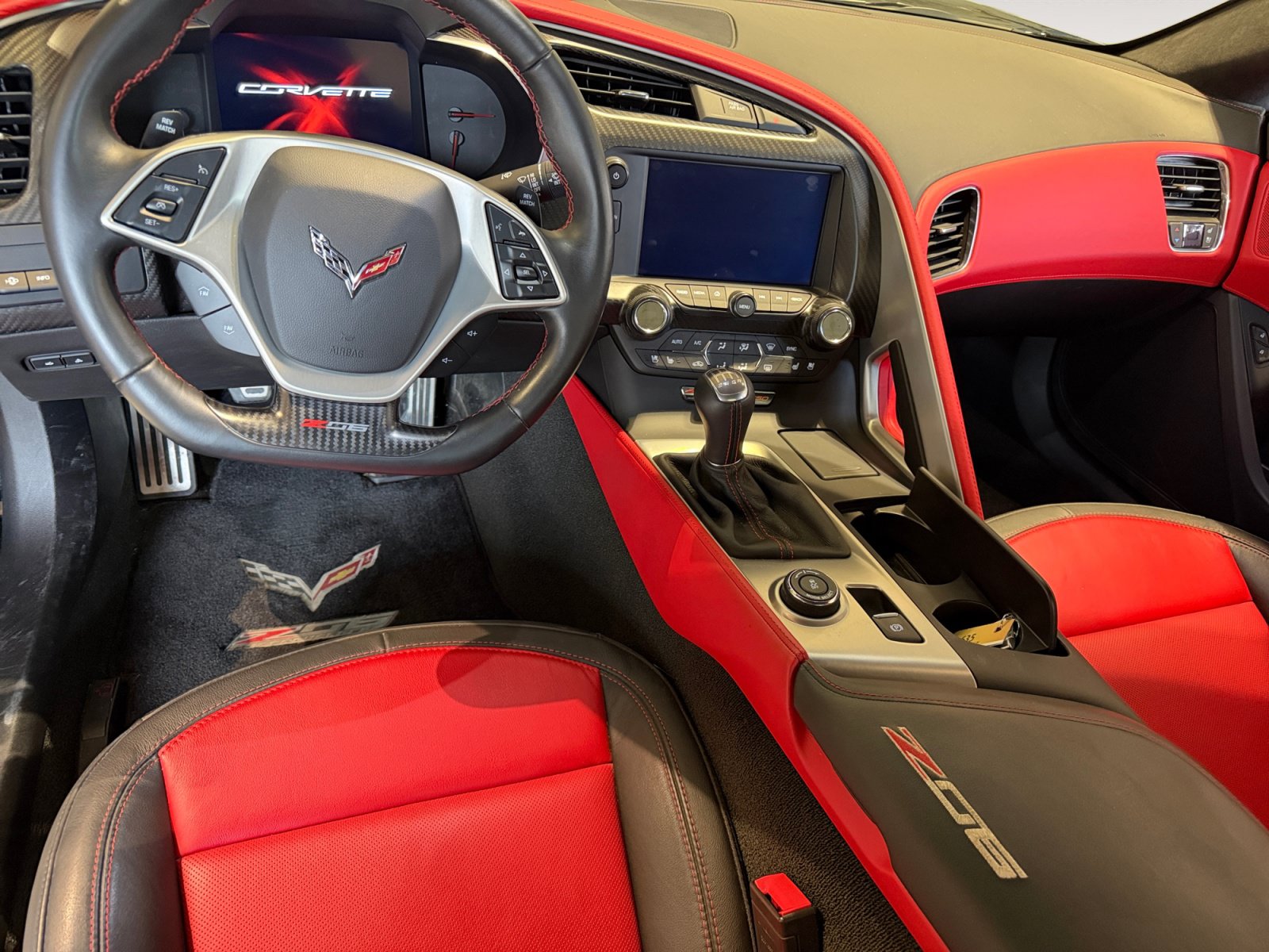 Used 2016 Chevrolet Corvette Z06 w/ 3LZ Preferred Equipment Group RWD image 10