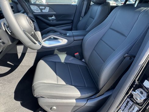 New 2025 Mercedes-Benz GLS 450 4MATIC image 18