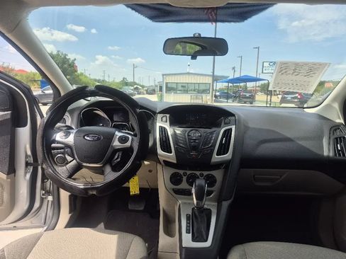 Used 2013 Ford Focus SE FWD image 19