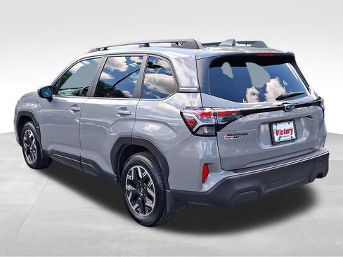 Used 2025 Subaru Forester Premium AWD/4WD image 4